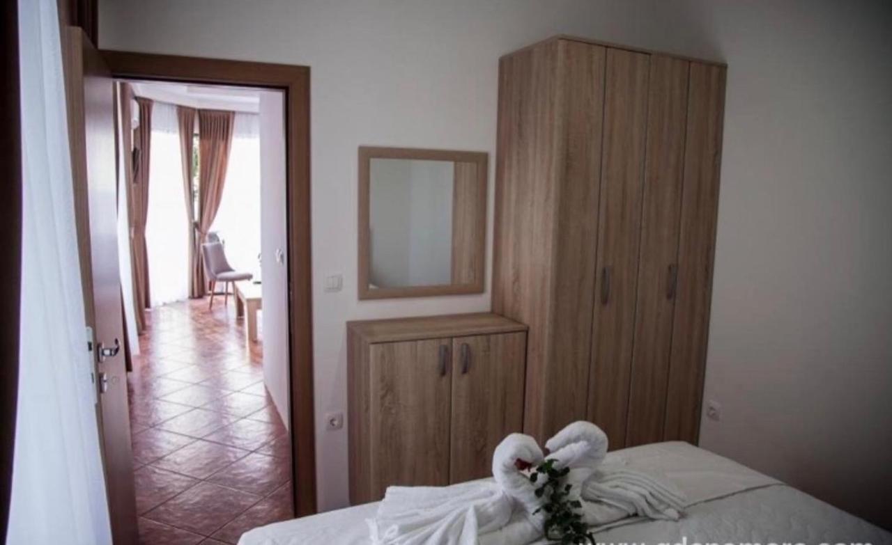 Delux Apartmani Dobra Voda Dış mekan fotoğraf