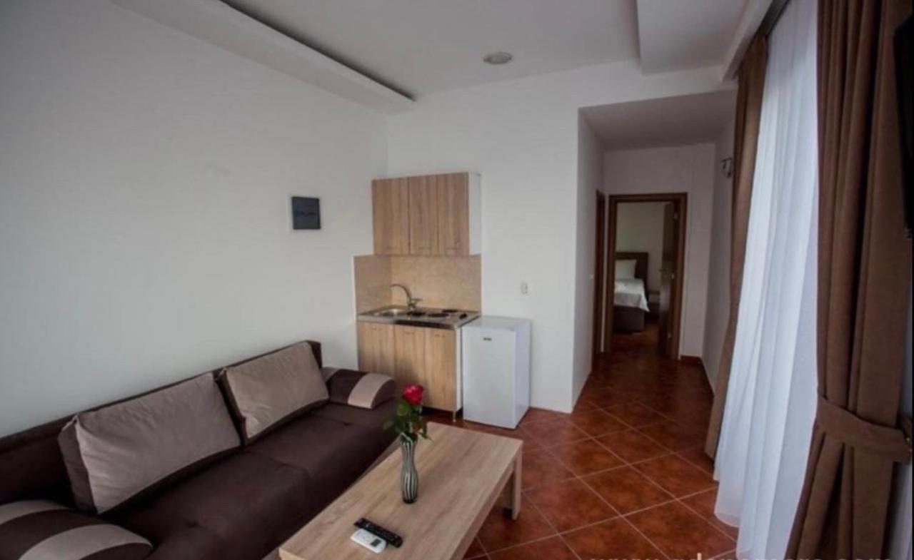 Delux Apartmani Dobra Voda Dış mekan fotoğraf